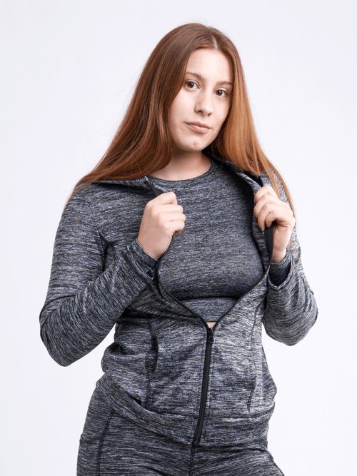 Chaqueta deportiva ajustada con capucha, cremallera y bolsillos