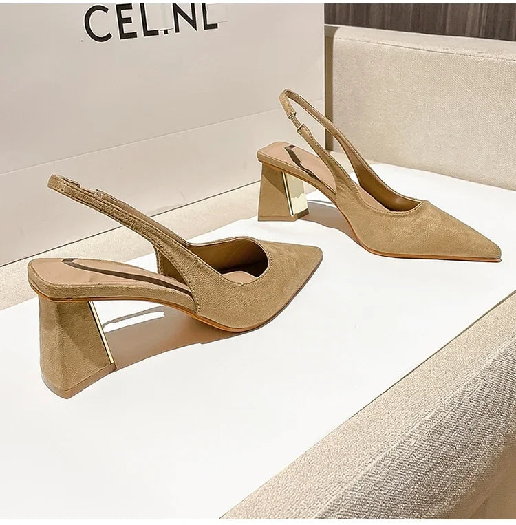 Pointed high heels, women's thick heels, 2024 spring/summer new retro style fashionable sandals