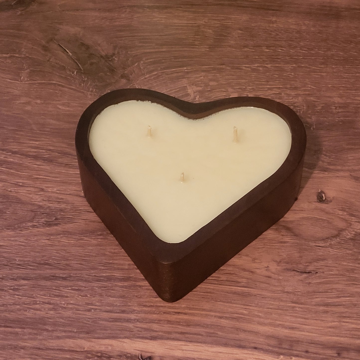 Love In The Air Wooden Heart-Shaped Candle 3wick