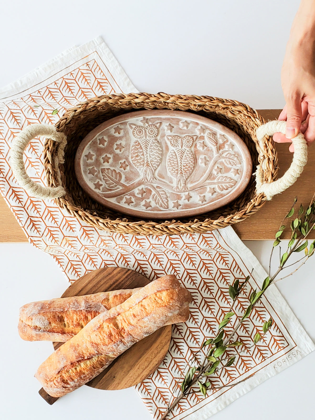 Juego de regalo de cesta y calentador de pan con paño de cocina - Búho ovalado